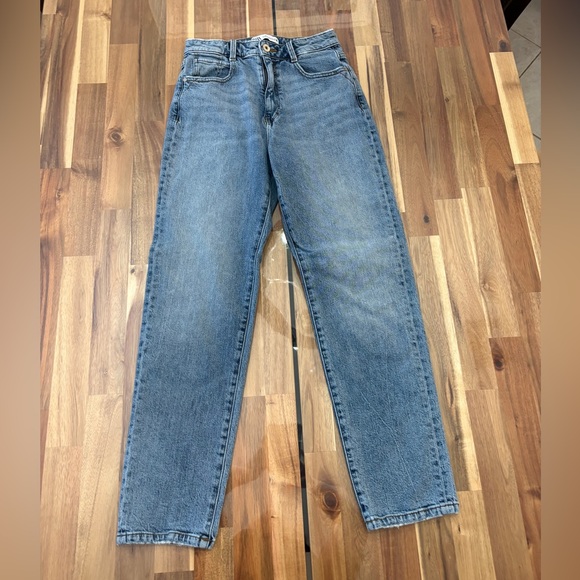 Zara Denim - Zara Sz 4 Light Wash High Rise Mom Blue Denim Jeans Straight Leg Ribbed Y2K